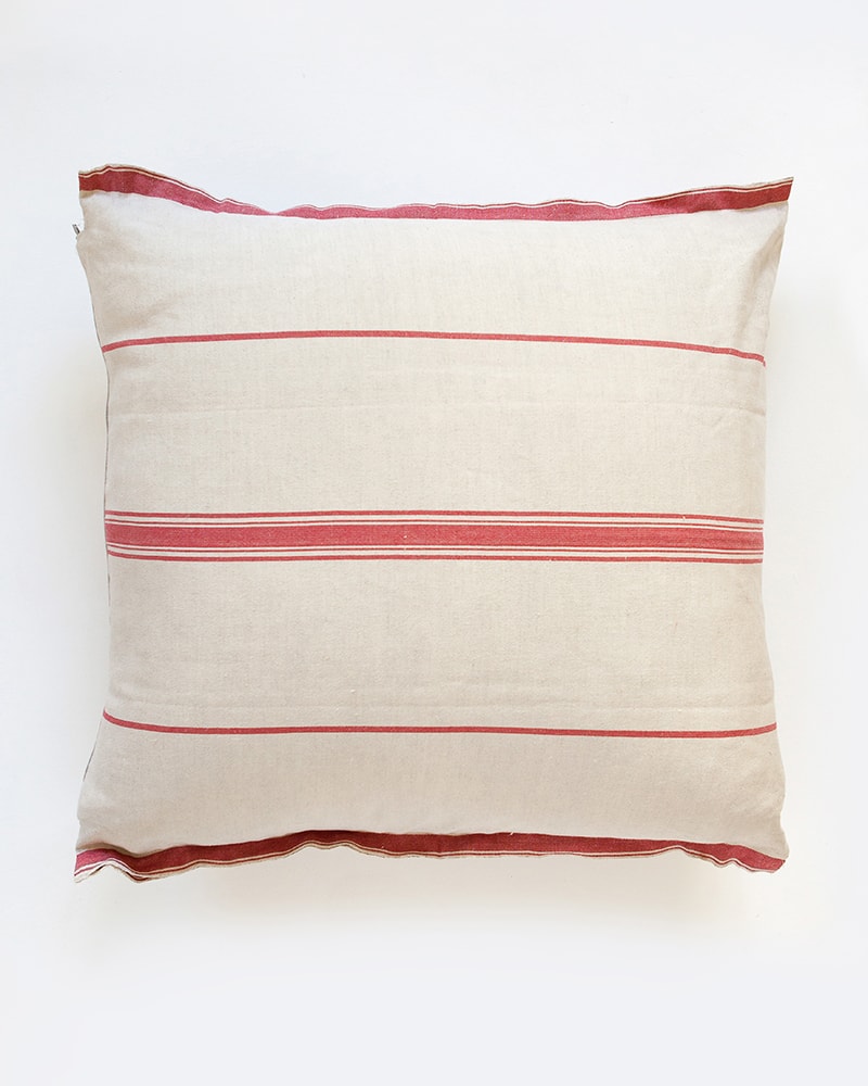 Mungo Lisburn Cushion Covers in a class provincial style. 100% cotton. Woven in South Africa at the Mungo Mill