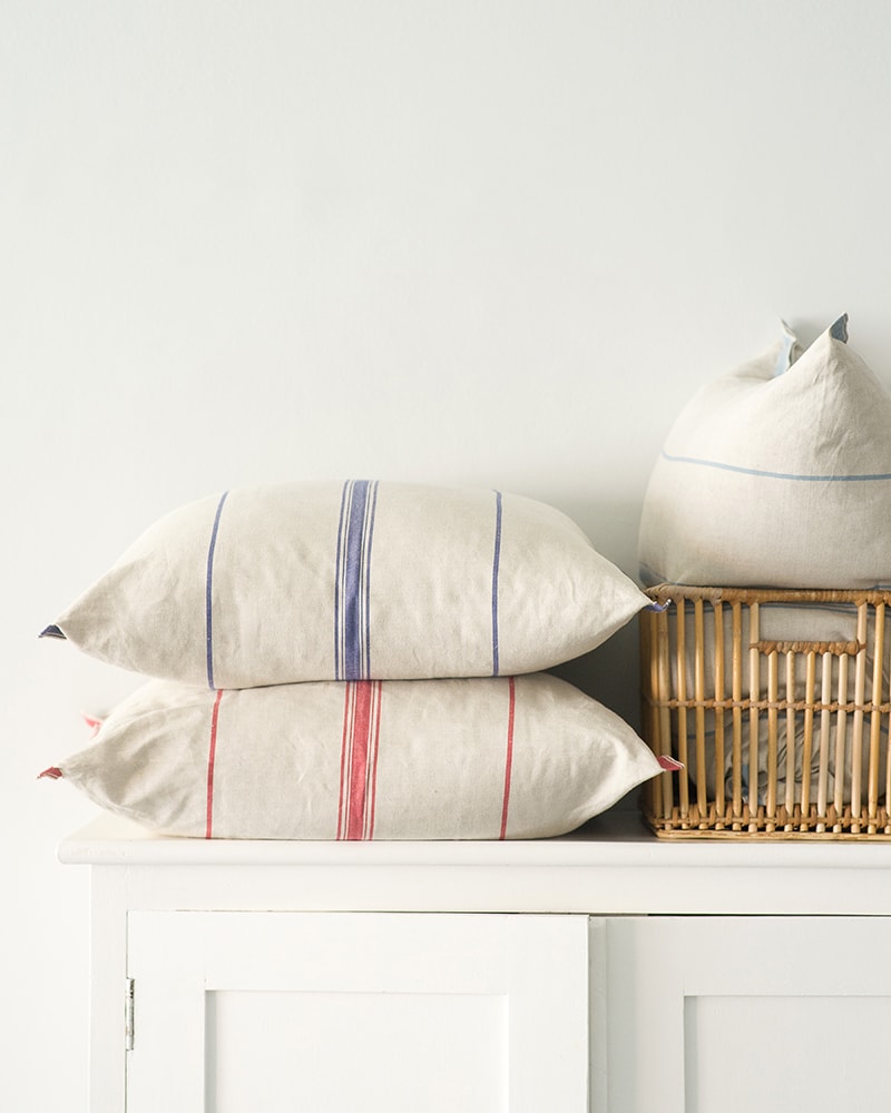 Mungo Lisburn Cushion Covers in a class provincial style. 100% cotton. Woven in South Africa