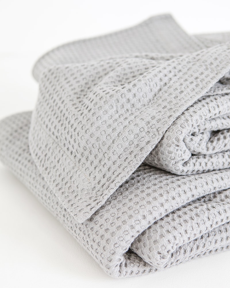 Mungo Cobble Weave bed cover in Moon Silver showing detail intricate weave
