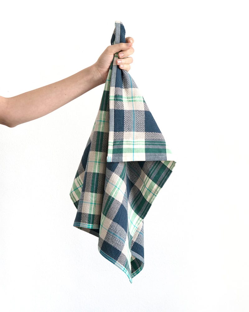 The Mungo Vadoek in the Cobalt colourway, is also available in eight other colours.