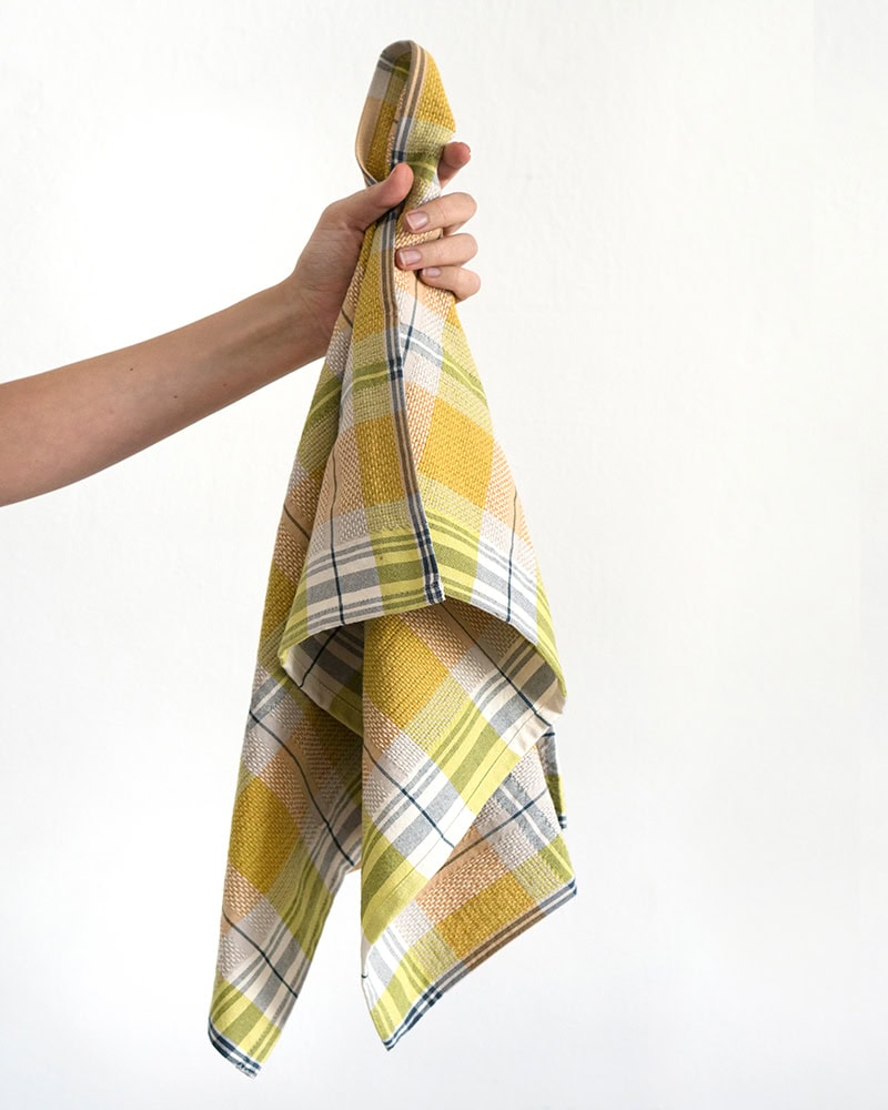 The Mungo Vadoek shown here in the Pesto colourway is also available in eight other colours and is woven at our mill in Plettenberg Bay.