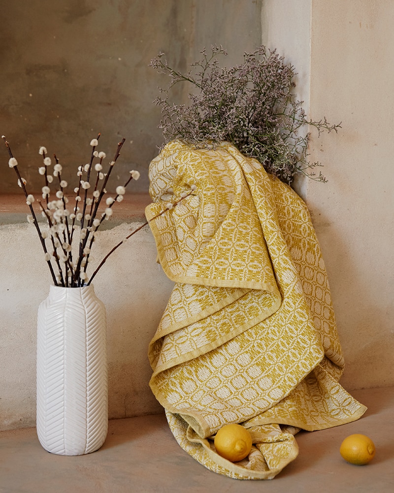 The Mungo Juno blanket, woven at the Mungo mill in Plettenberg Bay, South Africa.