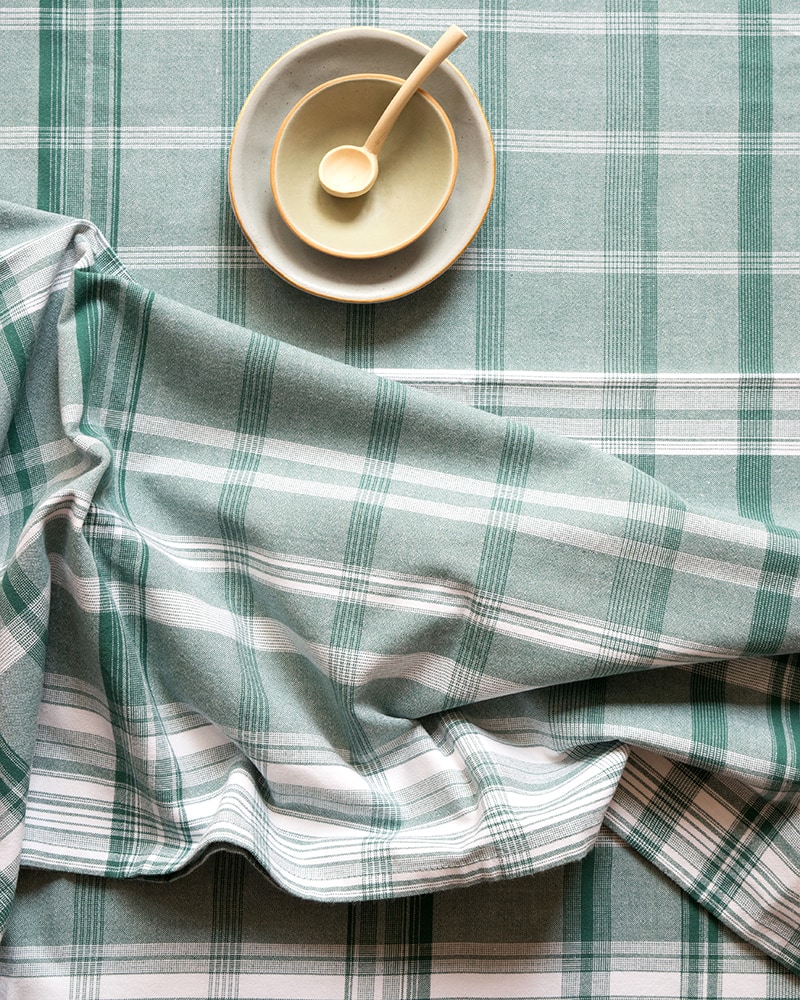Mungo_Crags_Check_Forest_Green_Tablecloth-09726