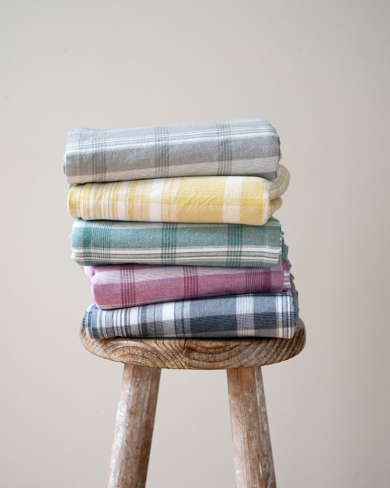 Mungo_Crags_Check_Tablecloth-09681