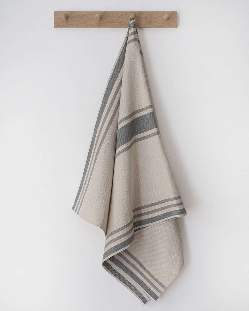 Mungo Huck Towel. Lightweight, quick drying bath or beach towels woven from organic cotton & linen at the Mungo Mill