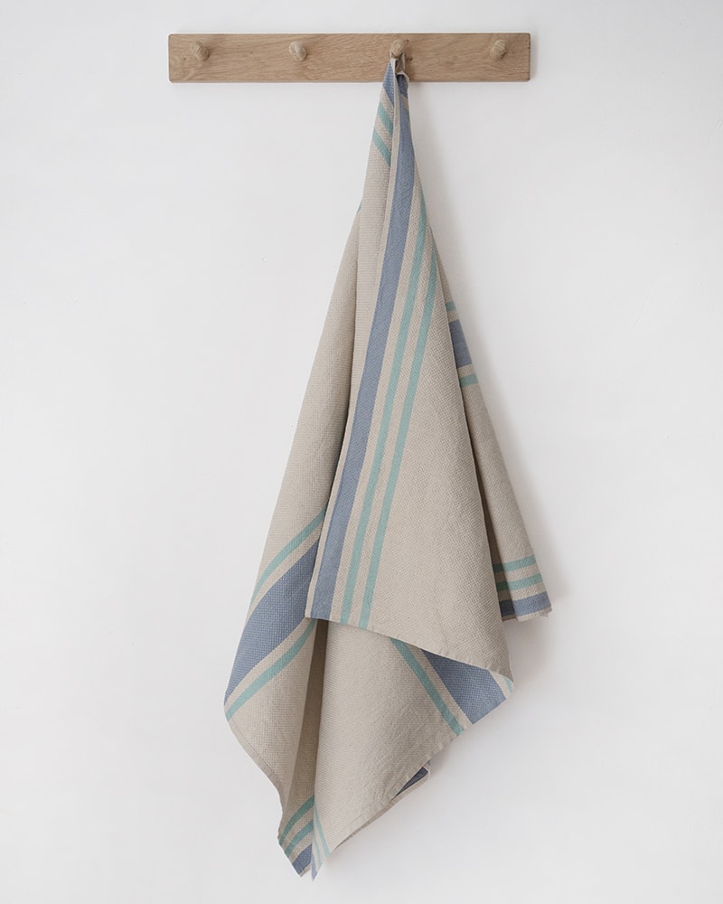 Mungo Huck Towel. Lightweight, quick drying bath or beach towels woven from organic cotton & linen at the Mungo Mill