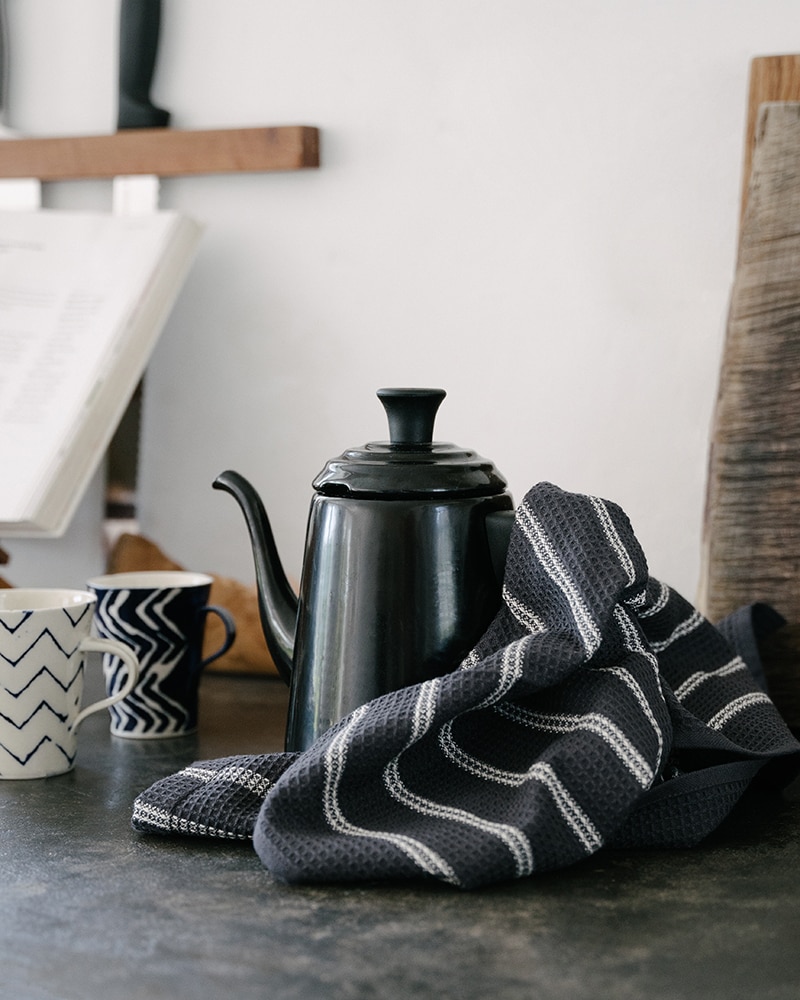 Teapot and a Mungo dishcloth. Natural fibre homeware woven in South Africa at the Mungo Mill