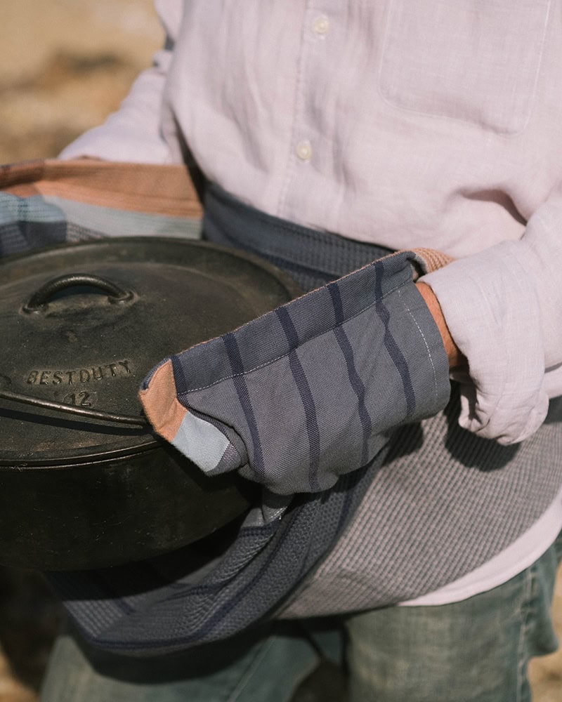 The Grill Apron is durable and hard-wearing, withstanding hot pots and spills