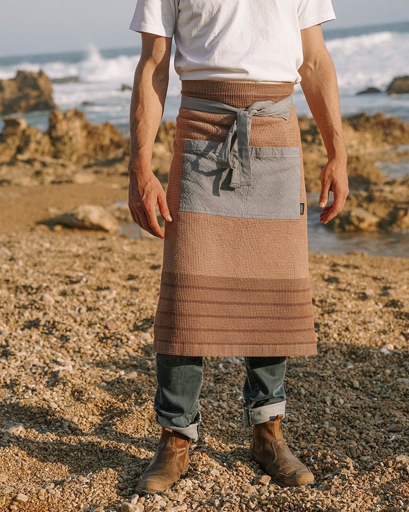 The Mungo Grill apron is durable, hard wearing and 100% cotton
