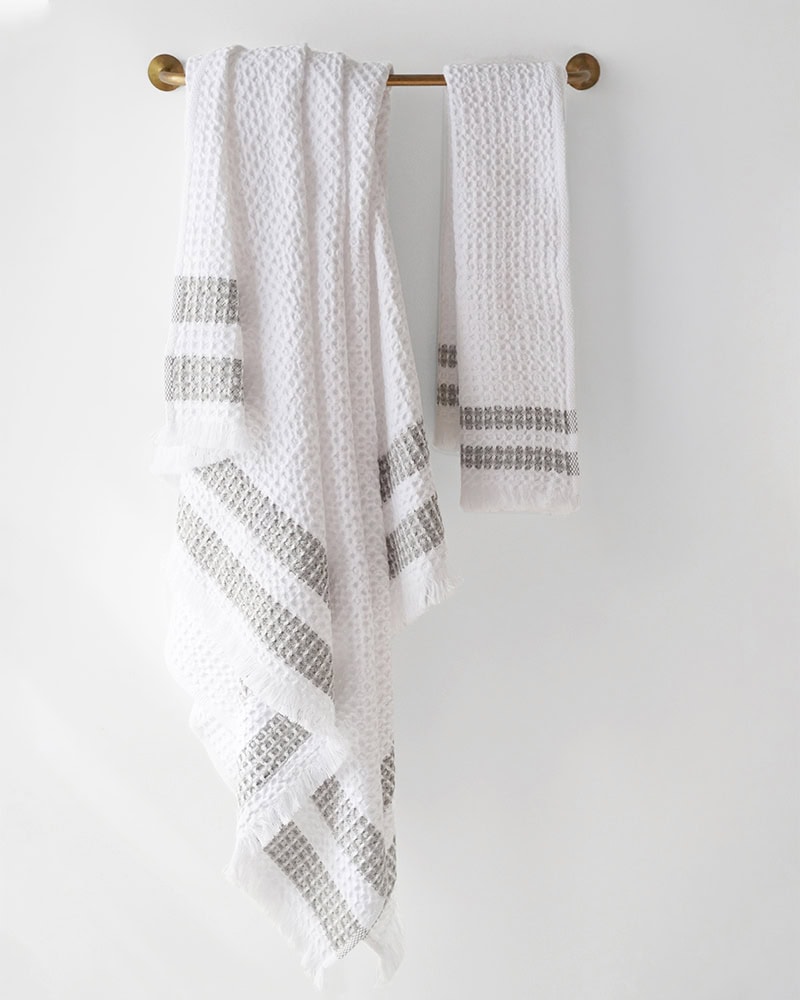 Mungo_Belgian_Waffle_White_and_Grey_DSC08833
