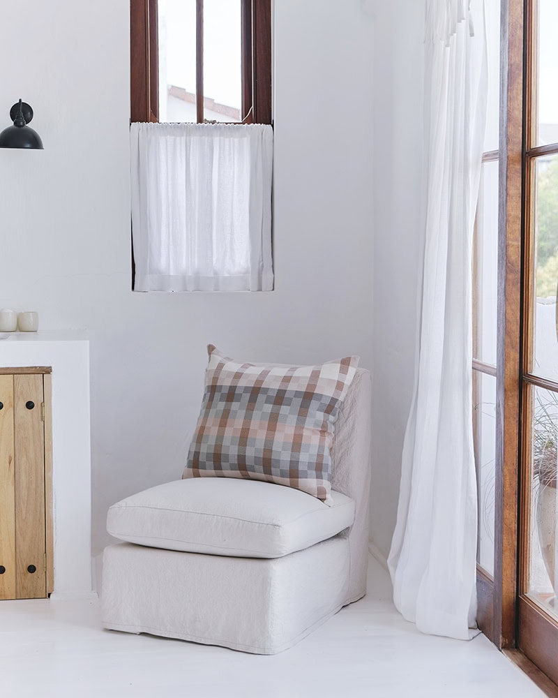 Mungo_Pixel_Cushion_Milkyway_Shot06_1019